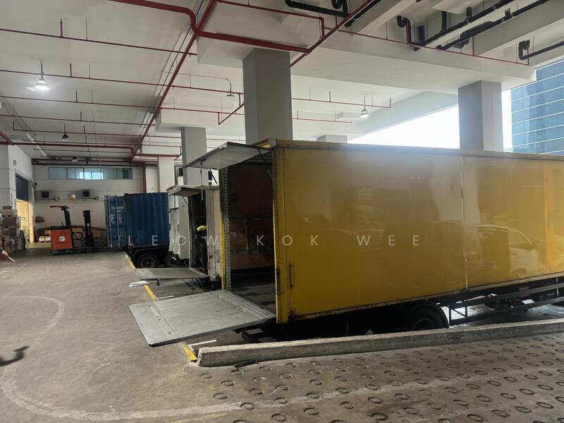 6m high warehouse 12 loading bays with dock levellers, Serangoon north, 18,000 sqft, Light Industrial (B1) For Rent, by Leow Kok Wee, 20172398 - CommercialGuru.com.sg