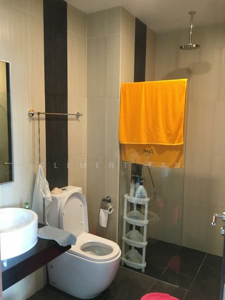 Cardiff Residence, 103 Cardiff Grove, 1 Bedroom, 419 sqft, Condominium For Sale, by Clement Tan, 20173489 - Bathroom - PropertyGuru.com.sg