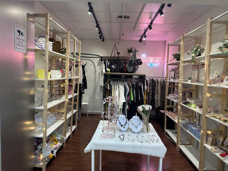 Queensway Shopping Centre, Queensway, 135 sqft, Mall Shop For