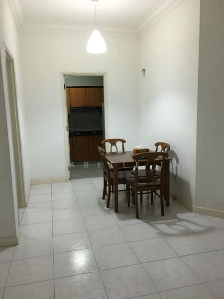 Crescendo Park, 6 Jalan Tua Kong, 2 Bedrooms, 850 sqft, Condominium For Rent, by Annabelle Tay, 20178828 - DINNING AREA - PropertyGuru.com.sg
