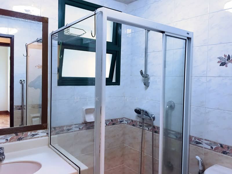 Hillview Green, 61 Hume Avenue, 2 Bedrooms, 990 sqft, Condominium For Rent, by Mike Neo, 20189931 - Common Toilet - PropertyGuru.com.sg