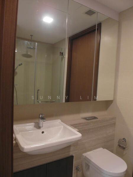 Attach/common bathroom