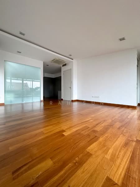 Huddington Ave Serangoon Garden, Huddington Avenue, 5 Bedrooms, 4,200 sqft, Corner Terrace For Rent, by Sarah Sun, 20195628 - PropertyGuru.com.sg
