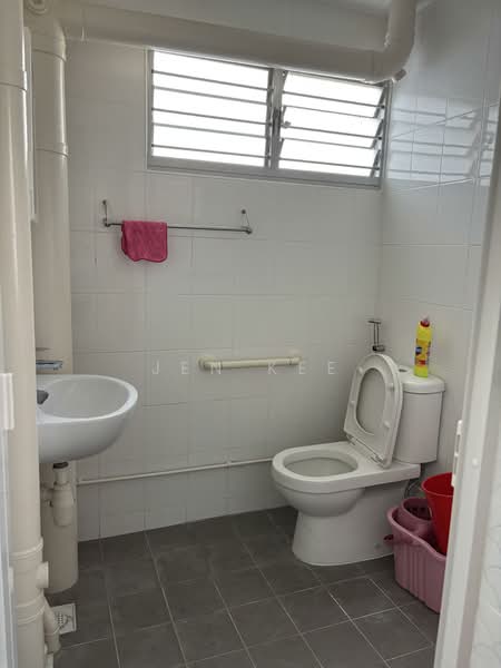 718 Bedok Reservoir Road, 718 Bedok Reservoir Road, 3 Bedrooms, 1,119 sqft, HDB Flat For Rent, by Jen Kee, 20206994 - PropertyGuru.com.sg