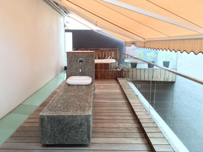 joo chiat place, Joo Chiat Place, 2 Bedrooms, 2,500 sqft, Conservation House For Rent, by Stella Koh, 20221629 - Top floor Outdoor shower - PropertyGuru.com.sg