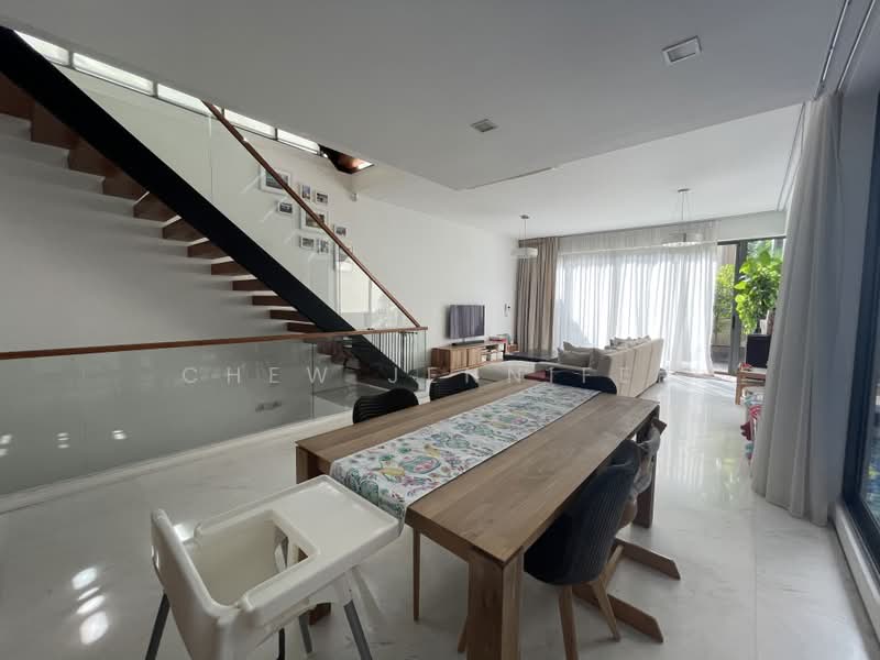Shamrock Villas, Namly Place, 5 Bedrooms, 6,351 sqft, Detached House For Rent, by Chew Jennifer, 20225050 - PropertyGuru.com.sg
