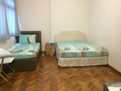 For Rent - Balmoral Plaza