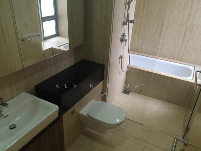 Breeze By The East, 324 Upper East Coast Road, Bedok / Upper East Coast, 3 Bedrooms, 1,776 sqft, Apartment For Rent, by Alvin Phua, 20227242 - Master Bathroom - PropertyGuru.com.sg