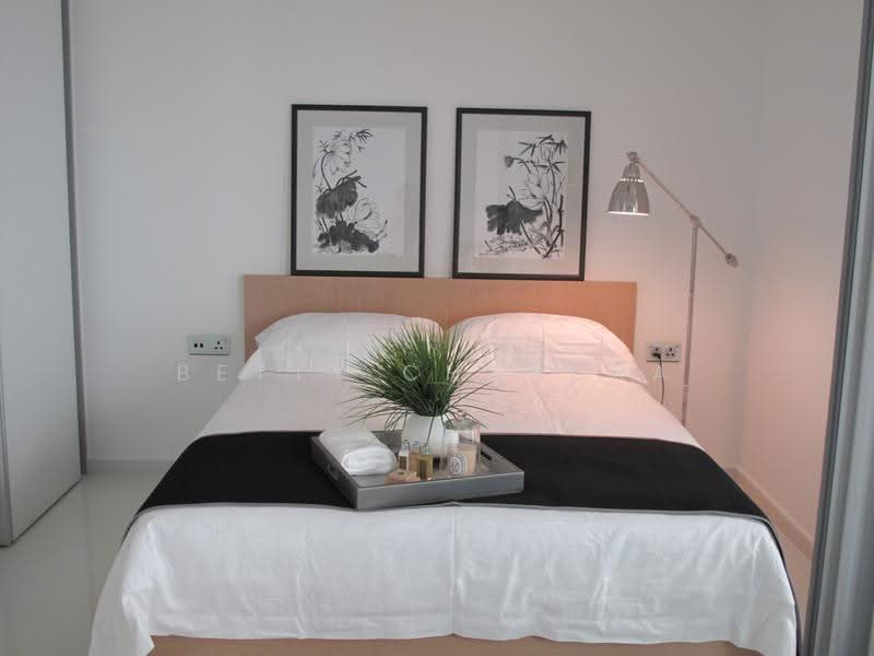 One Shenton, 1 Shenton Way, Boat Quay / Raffles Place / Marina, 1 Bedroom, 538 sqft, Apartment For Rent, by Betty Chandra, 20240028 - Queen Size bed support mattress storage drawers - PropertyGuru.com.sg