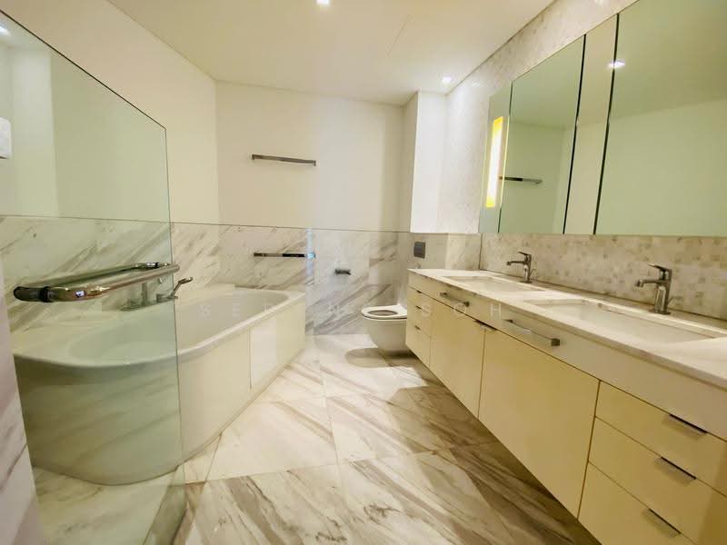 8 Nassim Hill, 8 Nassim Hill, Tanglin / Holland / Bukit Timah, 5 Bedrooms, 4,101 sqft, Condominium For Rent, by Serene Soh, 20248503 - Master Bathrooms - PropertyGuru.com.sg