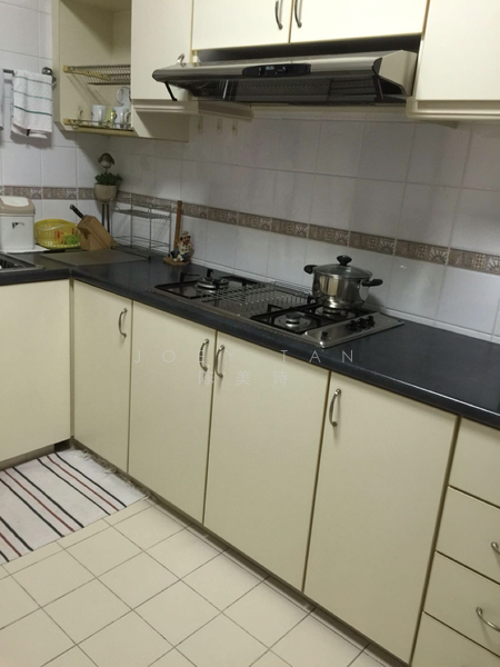 For Rent - 650 Senja Link