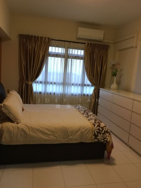 For Rent - 650 Senja Link