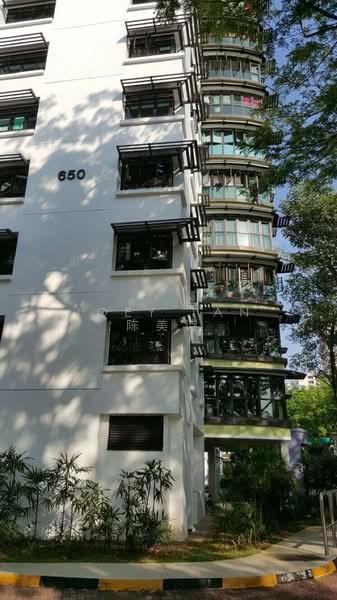 For Rent - 650 Senja Link