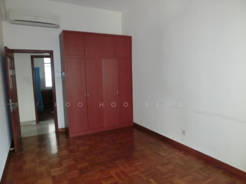 Cavendish Park, 16 Pine Grove, 3 Bedrooms, 1,410 sqft, Condominium For Rent, by Foo Hoo Seng, 20266457 - MASTER BEDROOM  - PropertyGuru.com.sg