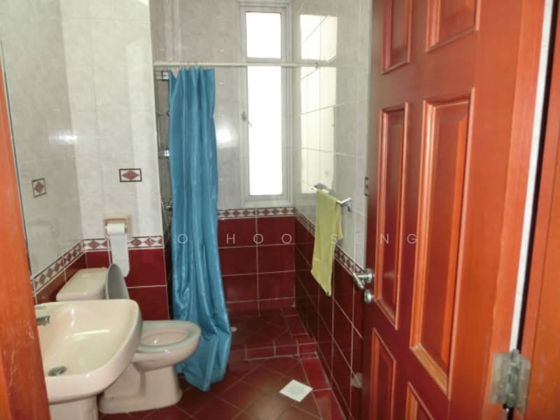 Cavendish Park, 16 Pine Grove, 3 Bedrooms, 1,410 sqft, Condominium For Rent, by Foo Hoo Seng, 20266457 - Common Bathroom - PropertyGuru.com.sg
