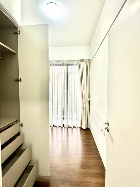 Village @ Pasir Panjang, 463 Pasir Panjang Road, 3 Bedrooms, 1,098 sqft, Condominium For Rent, by Desiree Ang, 20278053 - PropertyGuru.com.sg