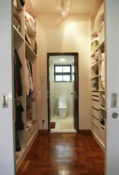 The Anchorage, 370A Alexandra Road, Alexandra / Commonwealth, 2 Bedrooms, 1,206 sqft, Condominium For Rent, by Freda Chang, 20290402 - walk-in wardrobe - PropertyGuru.com.sg