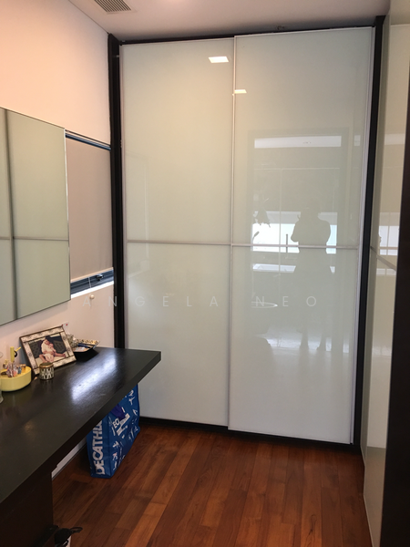 Master walk-in wardrobe