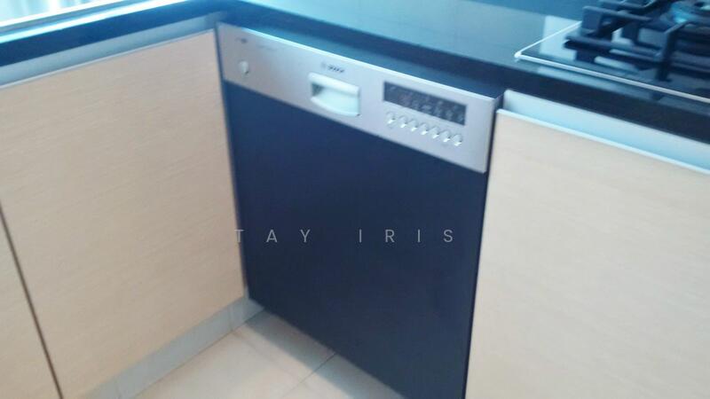 Built in dishwasher ( tailored)
