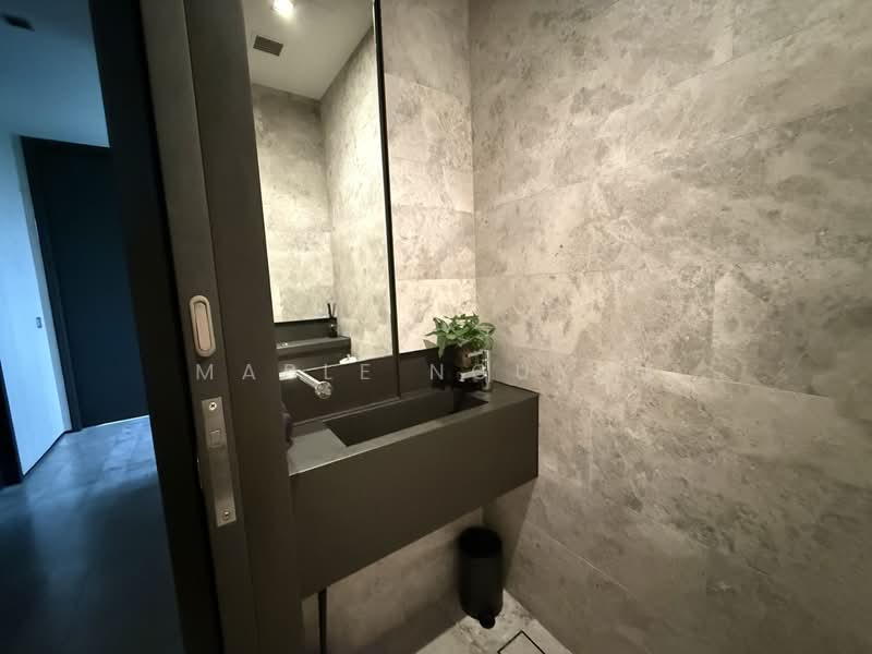 For Rent - OUE Twin Peaks