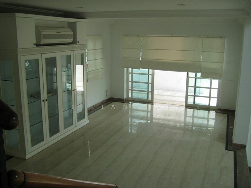 Spacious Dining