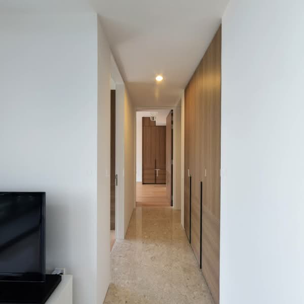 Echelon, 7 Alexandra View, 2 Bedrooms, 732 sqft, Condominium For Rent, by Juliet Lim, 20356841 - Room walkway - PropertyGuru.com.sg