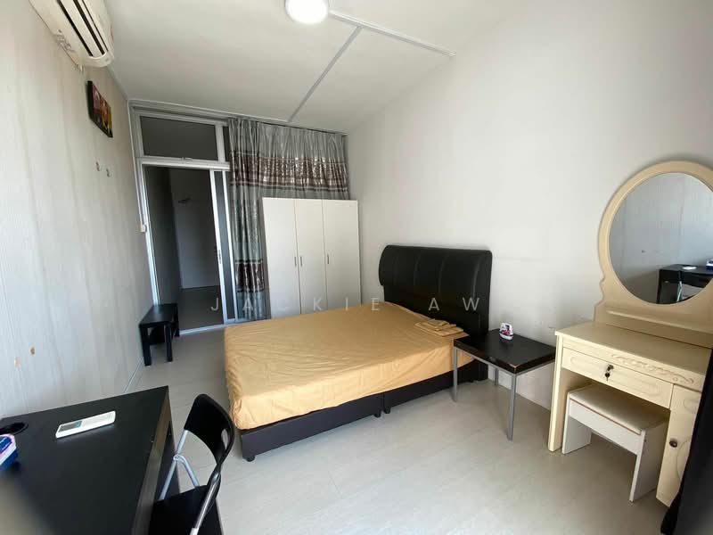 Orchard Towers, 400 Orchard Road, Room Rental, 160 sqft, Apartment For Rent, by Jackie Aw, 20368701 - PropertyGuru.com.sg