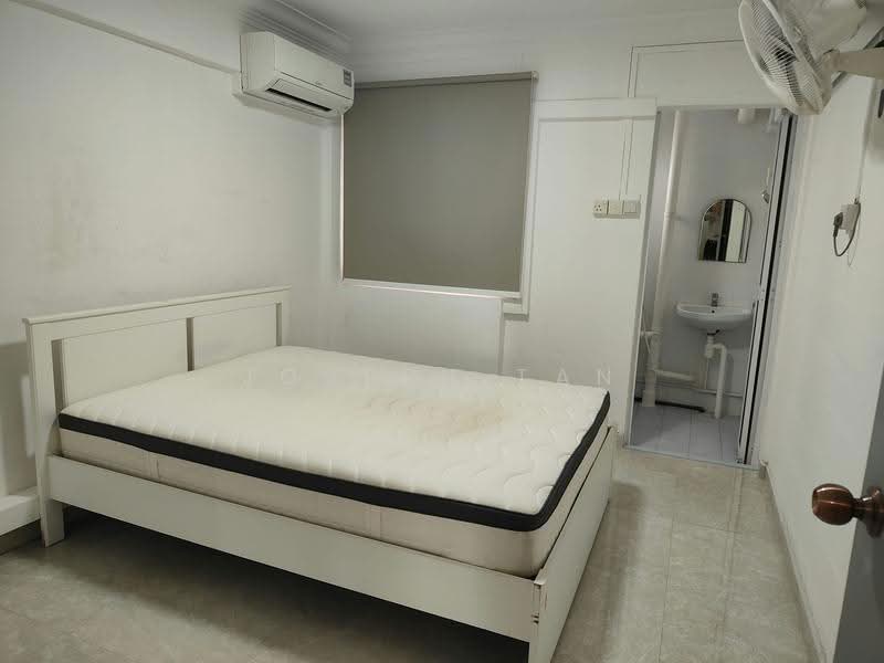 127 Ang Mo Kio Avenue 3, 127 Ang Mo Kio Avenue 3, Ang Mo Kio / Bishan / Thomson, 2 Bedrooms, 882 sqft, HDB Flat For Rent, by Joseph Tan, 20382462 - Bedroom - PropertyGuru.com.sg