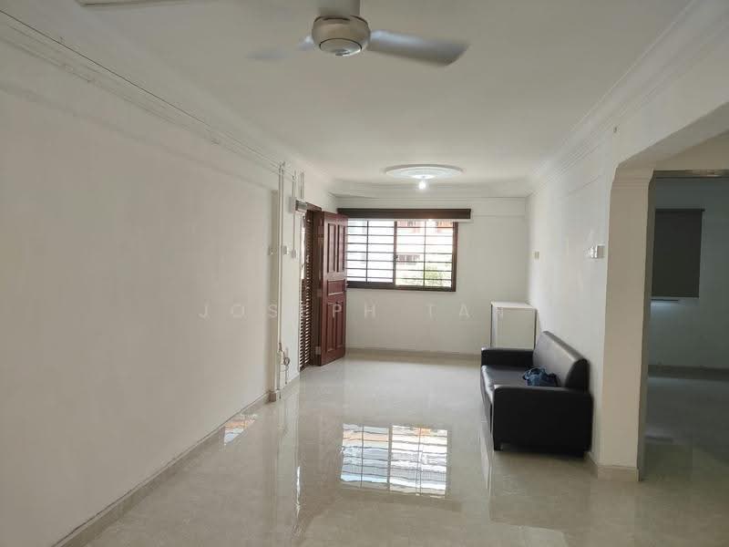 127 Ang Mo Kio Avenue 3, 127 Ang Mo Kio Avenue 3, Ang Mo Kio / Bishan / Thomson, 2 Bedrooms, 882 sqft, HDB Flat For Rent, by Joseph Tan, 20382462 - Living Room - PropertyGuru.com.sg