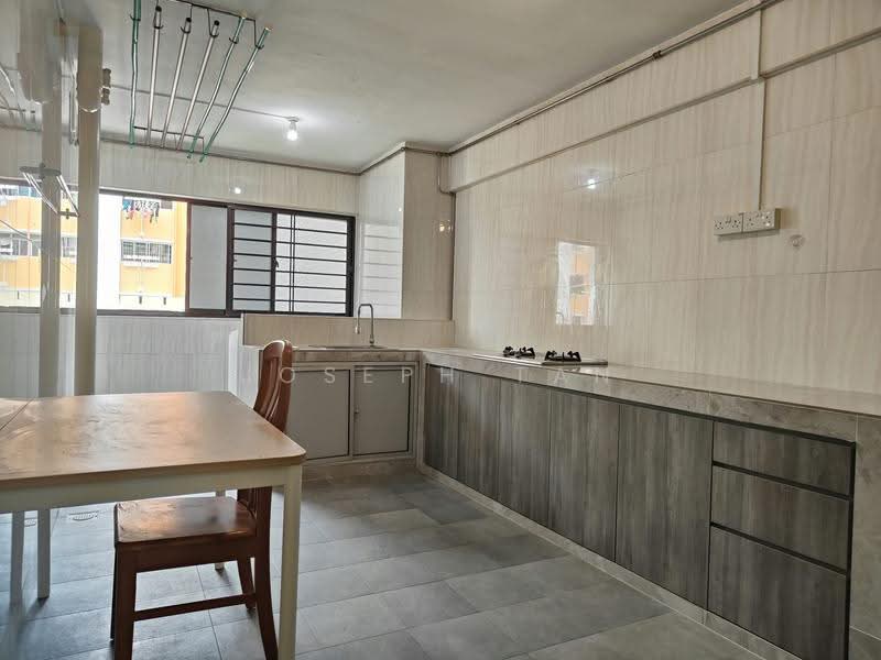 127 Ang Mo Kio Avenue 3, 127 Ang Mo Kio Avenue 3, Ang Mo Kio / Bishan / Thomson, 2 Bedrooms, 882 sqft, HDB Flat For Rent, by Joseph Tan, 20382462 - Kitchen - PropertyGuru.com.sg