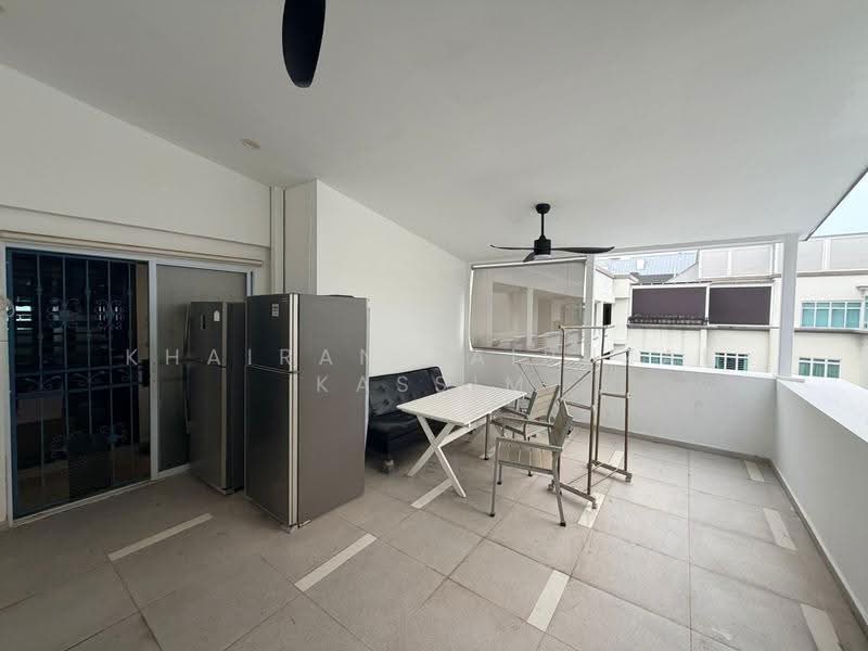 Sunny Palms, 65 Lorong G Telok Kurau, East Coast / Marine Parade, Room Rental, 500 sqft, Condominium For Rent, by Khairan Fairuzal Kassim, 20392229 - Balcony - PropertyGuru.com.sg