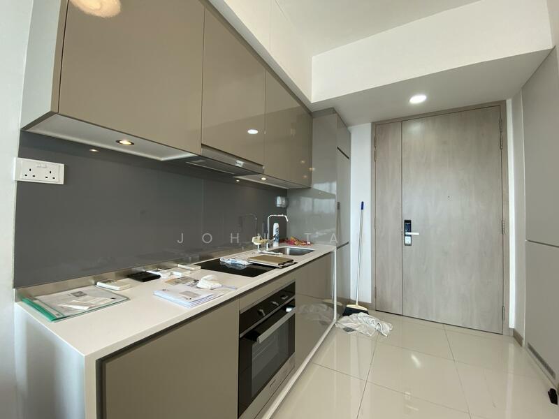J Gateway, 2 Gateway Drive, 2 Bedrooms, 603 sqft, Condominium For Rent, by John Tan, 20394117 - PropertyGuru.com.sg