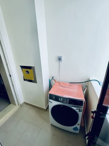 The Grandhill, 39 Pasir Panjang Hill, 2 Bedrooms, 1,885 sqft, Condominium For Rent, by Henry Neo, 20397834 - PropertyGuru.com.sg