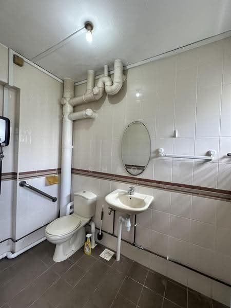 2 Chai Chee Road, 2 Chai Chee Road, Bedok / Upper East Coast, 3 Bedrooms, 1,432 sqft, HDB Flat For Rent, by Shao Inn Tian, 20399826 - Bathroom - PropertyGuru.com.sg