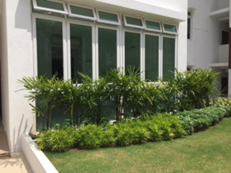 Private corner outside the unit to bond with friends & family members.   