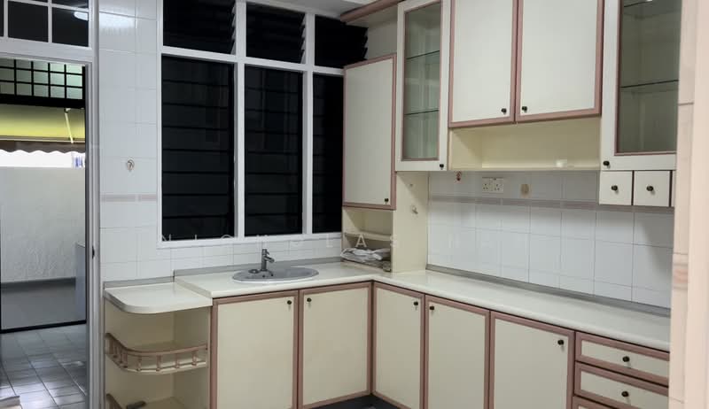 11 Glasgow Road, Glasgow Road, 4 Bedrooms, 2,500 sqft, Terraced House For Rent, by Nicholas Nah, 20416440 - PropertyGuru.com.sg