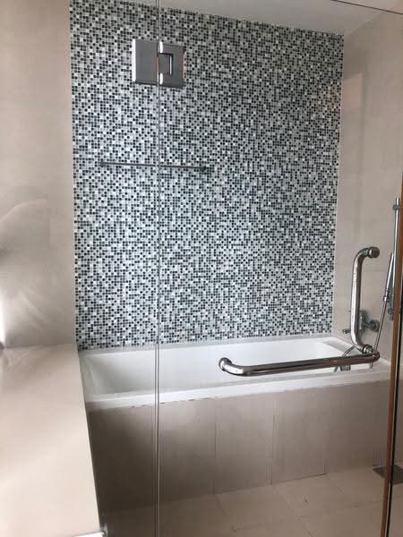 The Rochester Residences, 33 Rochester Drive, Buona Vista / West Coast / Clementi New Town, 3 Bedrooms, 1,701 sqft, Apartment For Rent, by Cathy Goh, 20420922 - Master Bathroom - PropertyGuru.com.sg