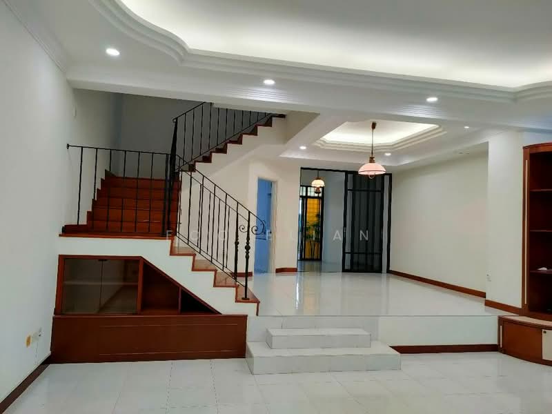 Stratton Walk, Stratton Walk, 4 Bedrooms, 2,400 sqft, Terraced House For Rent, by Foo Elian, 20420932 - PropertyGuru.com.sg