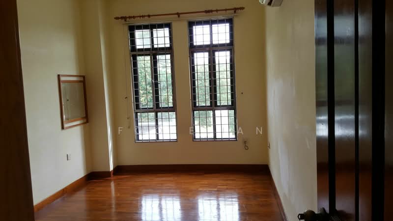 Stratton Walk, Stratton Walk, 4 Bedrooms, 2,400 sqft, Terraced House For Rent, by Foo Elian, 20420932 - PropertyGuru.com.sg