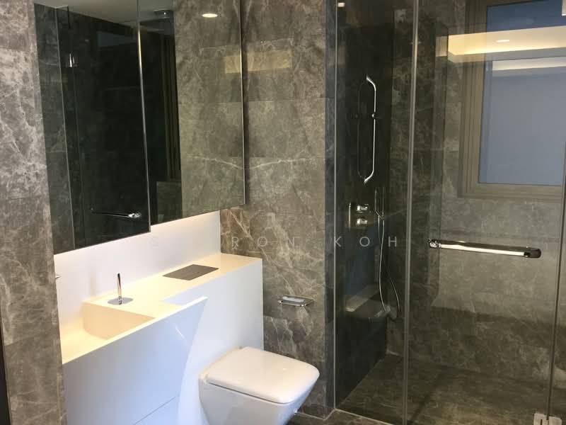 Cairnhill Nine, 15 Cairnhill Road, 2 Bedrooms, 743 sqft, Condominium For Rent, by Sharon Koh, 20422684 - Bathroom - PropertyGuru.com.sg