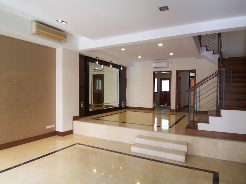 Stratton Green, Stratton Drive, 5 Bedrooms, 3,300 sqft, Terraced House For Rent, by Leslie Tay, 20430004 - PropertyGuru.com.sg