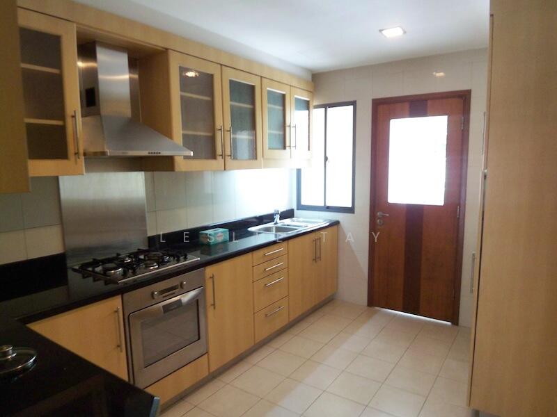 Stratton Green, Stratton Drive, 5 Bedrooms, 3,300 sqft, Terraced House For Rent, by Leslie Tay, 20430004 - PropertyGuru.com.sg