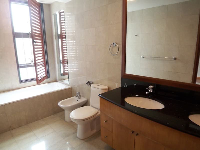 Stratton Green, Stratton Drive, 5 Bedrooms, 3,300 sqft, Terraced House For Rent, by Leslie Tay, 20430004 - PropertyGuru.com.sg