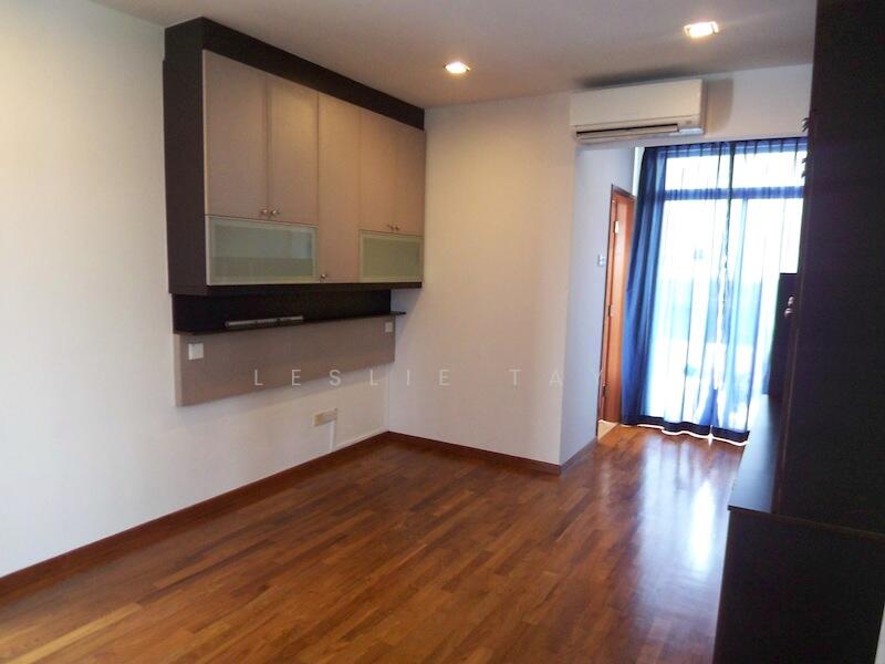 Stratton Green, Stratton Drive, 5 Bedrooms, 3,300 sqft, Terraced House For Rent, by Leslie Tay, 20430004 - PropertyGuru.com.sg