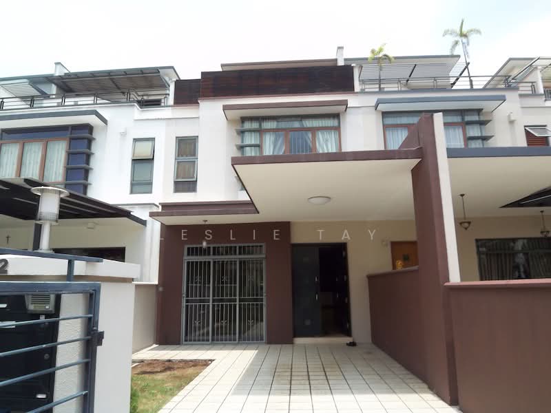 Stratton Green, Stratton Drive, 5 Bedrooms, 3,300 sqft, Terraced House For Rent, by Leslie Tay, 20430004 - PropertyGuru.com.sg
