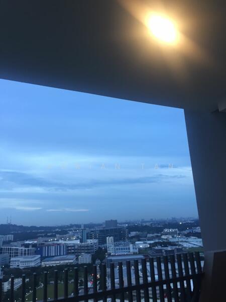 J Gateway, 2 Gateway Drive, 1 Bedroom, 495 sqft, Condominium For Rent, by Adrian Tan, 20448946 - PropertyGuru.com.sg