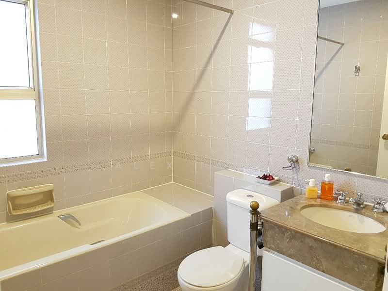 Leonie Condotel, 2 Leonie Hill Road, 4 Bedrooms, 2,715 sqft, Condominium For Rent, by Alex Tang 陳拁燐, 20456538 - bathroom attached - PropertyGuru.com.sg