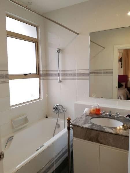 Leonie Condotel, 2 Leonie Hill Road, 4 Bedrooms, 2,715 sqft, Condominium For Rent, by Alex Tang 陳拁燐, 20456538 - bathroom attached - PropertyGuru.com.sg