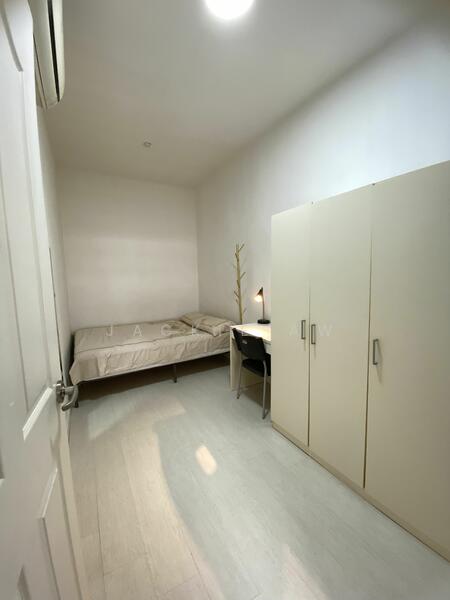 Orchard Towers, 400 Orchard Road, Room Rental, 90 sqft, Apartment For Rent, by Jackie Aw, 20465888 - PropertyGuru.com.sg