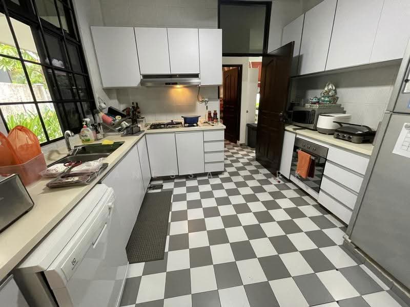 Lim Tai See Walk, Lim Tai See Walk, Tanglin / Holland / Bukit Timah, 5 Bedrooms, 3,800 sqft, Semi-Detached House For Rent, by Vanessa Terk, 20484318 - Kitchen - PropertyGuru.com.sg